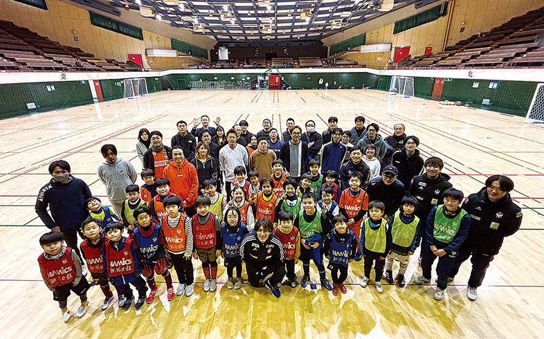 サッカー教室に参加されたみなさんの集合写真